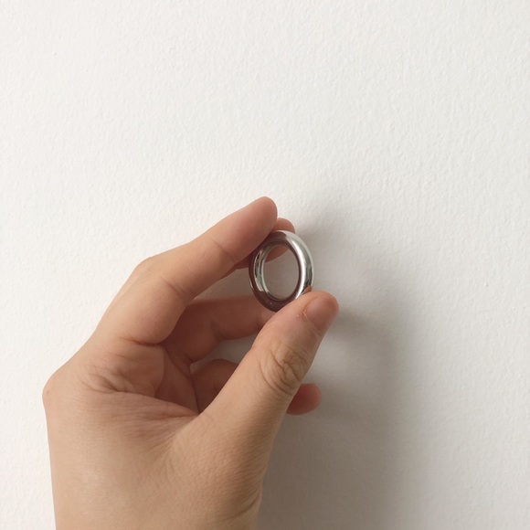 Heavy Solid Round Ring - Picture 4 of 6